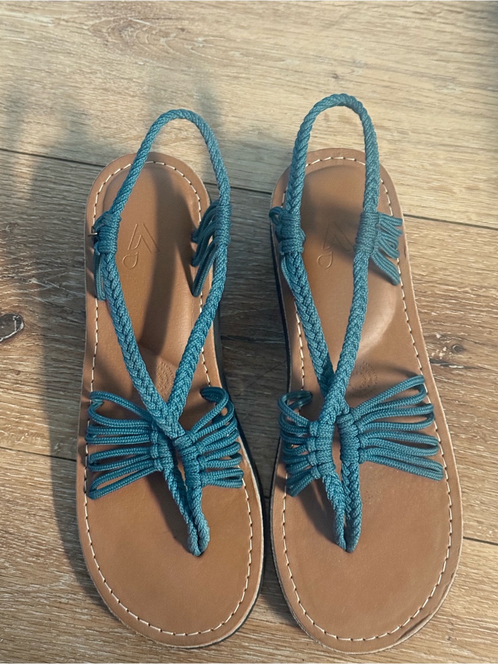 Vines Islandwear Empress Sandals  Teal Vegan Strappy Womens  Size 10